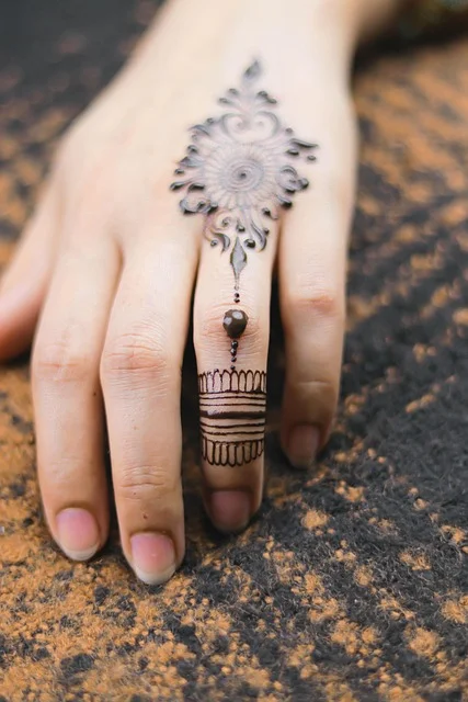 arabic mehndi design — arabic #025 · MyMehndiDesigns.com
