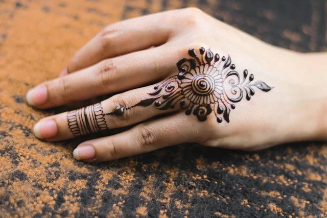 arabic mehndi design — arabic #043 · MyMehndiDesigns.com