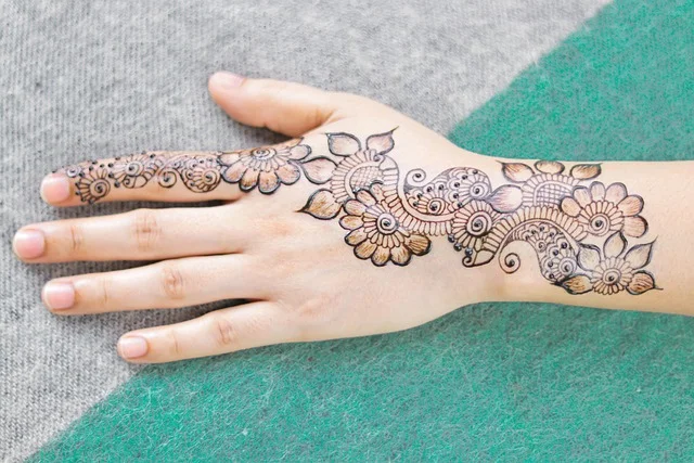 arabic mehndi design — arabic #050 · MyMehndiDesigns.com