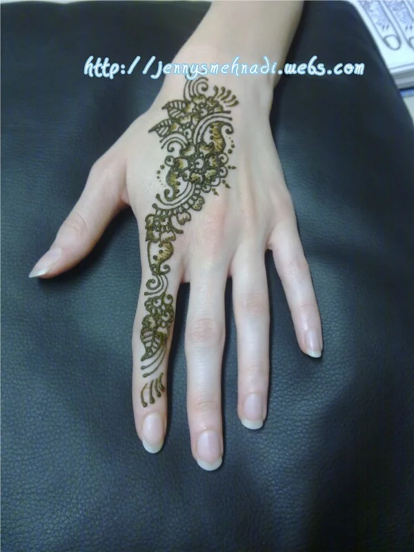 arabic mehndi design — arabic, rose, floral, bold #081 · MyMehndiDesigns.com