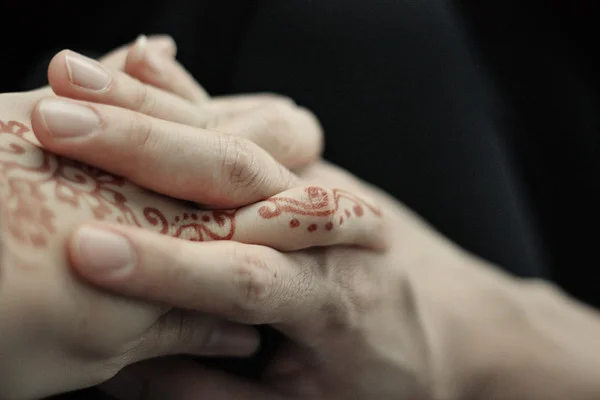 finger mehndi design — minimal, ring, tips #044 · MyMehndiDesigns.com