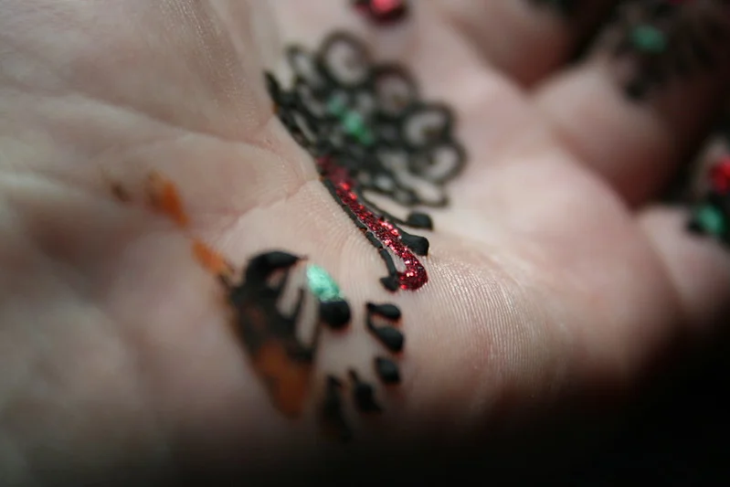 finger mehndi design — minimal, ring, tips #045 · MyMehndiDesigns.com