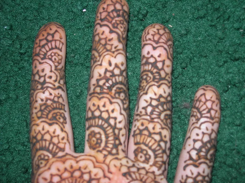finger mehndi design — minimal, ring, tips #047 · MyMehndiDesigns.com