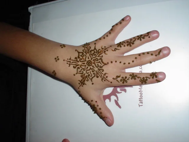 finger mehndi design — minimal, ring, tips #059 · MyMehndiDesigns.com