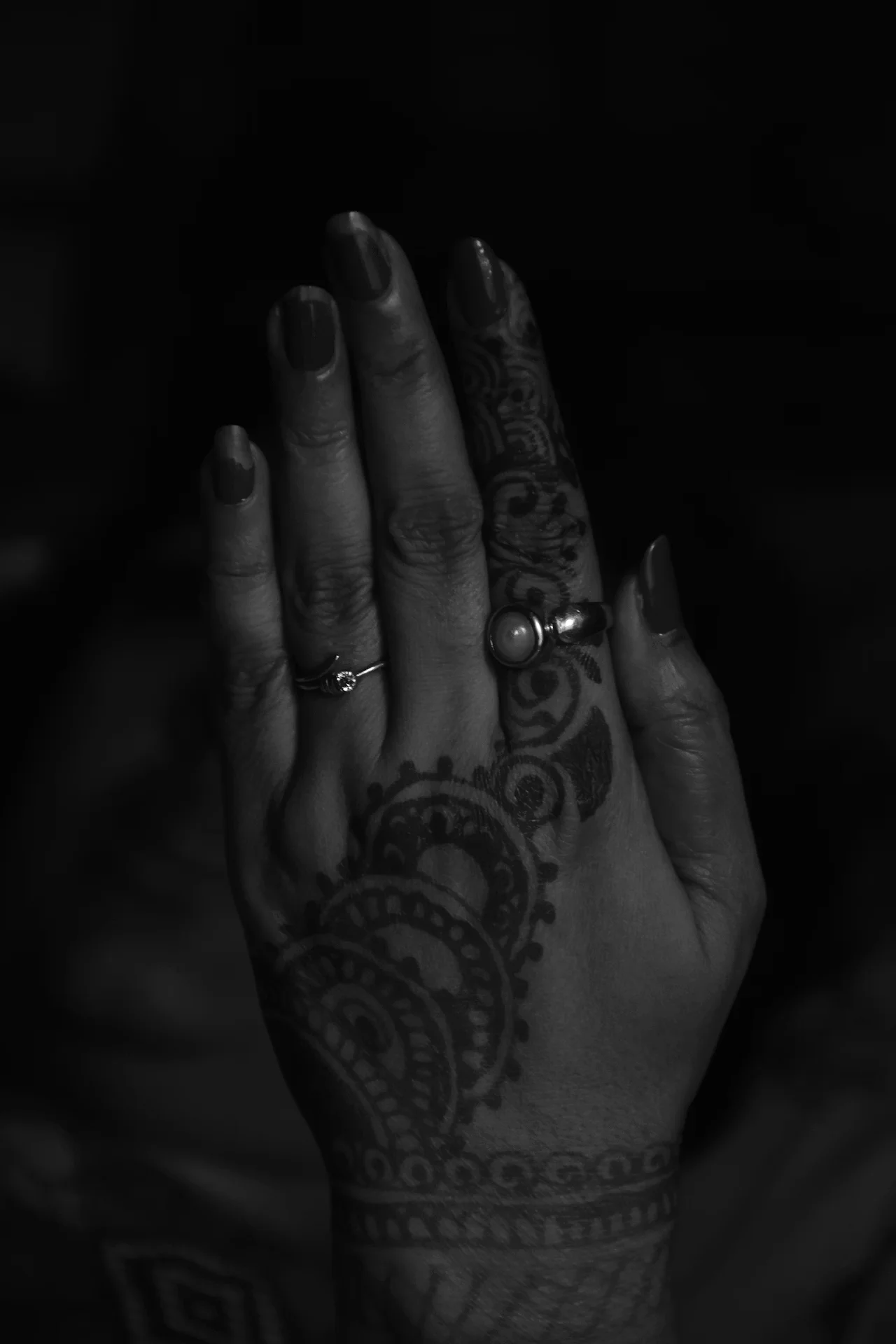 finger mehndi design — only, ring, mandala #055 · MyMehndiDesigns.com