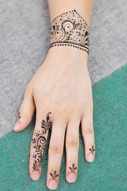 floral mehndi design — floral #012 · MyMehndiDesigns.com