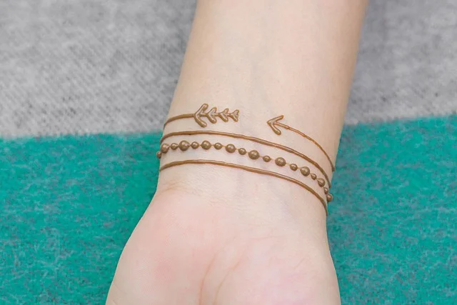 floral mehndi design — floral #018 · MyMehndiDesigns.com