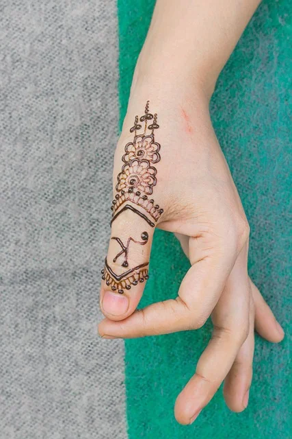 floral mehndi design — floral #019 · MyMehndiDesigns.com