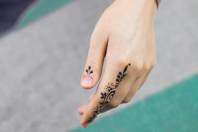 floral mehndi design — floral #021 · MyMehndiDesigns.com