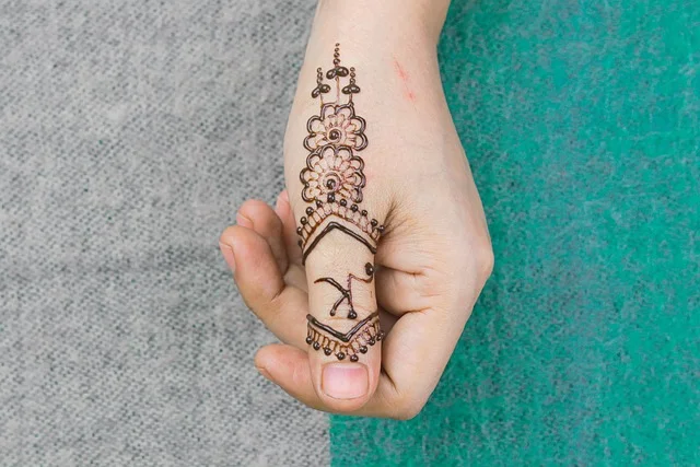 floral mehndi design — floral #028 · MyMehndiDesigns.com