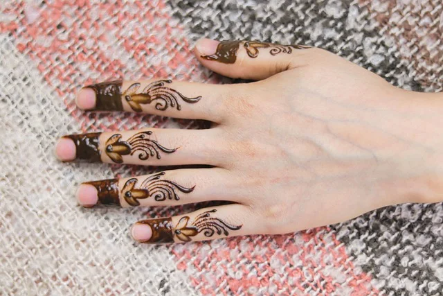 floral mehndi design — floral #032 · MyMehndiDesigns.com