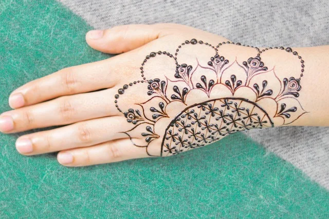 floral mehndi design — floral #033 · MyMehndiDesigns.com