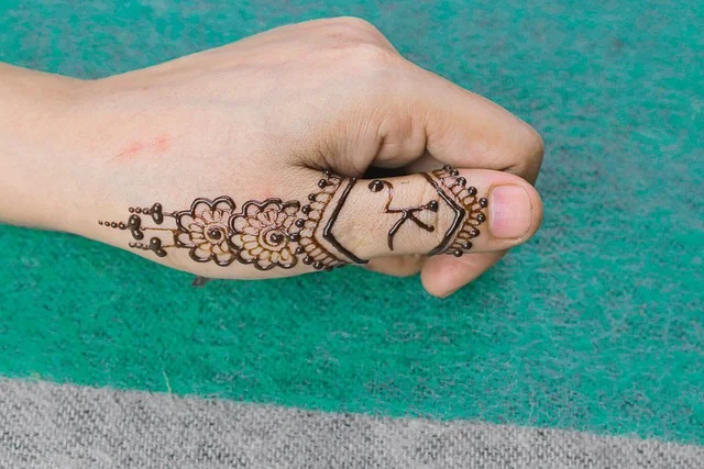 floral mehndi design — floral #037 · MyMehndiDesigns.com