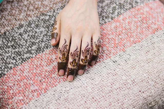 floral mehndi design — floral #042 · MyMehndiDesigns.com