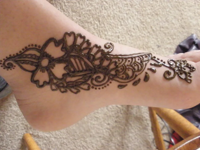 foot mehndi design — ankle, traditional, floral #033 · MyMehndiDesigns.com