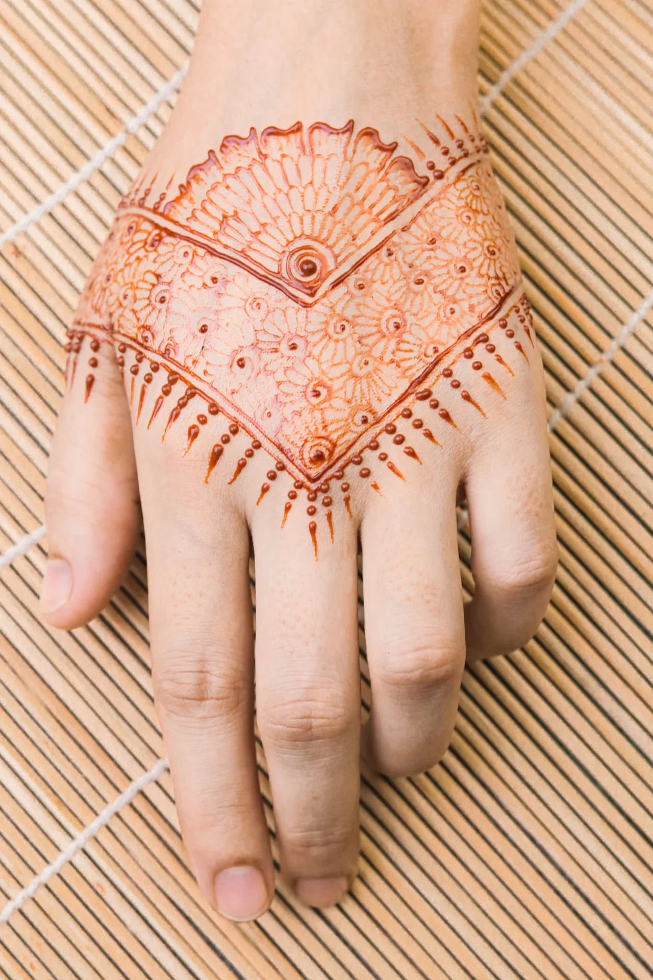geometric mehndi design — geometric · MyMehndiDesigns.com