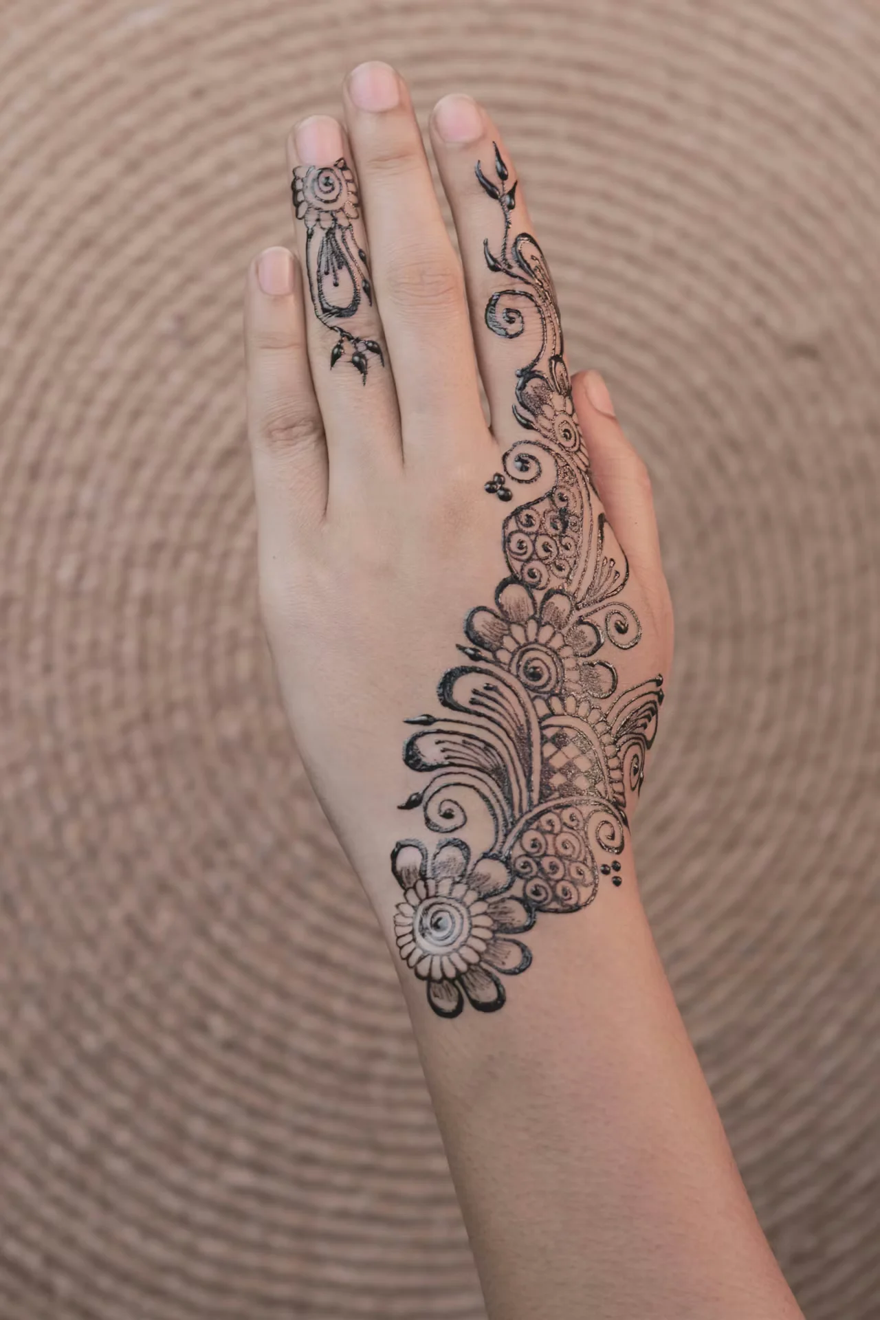 half hand mehndi design — half #003 · MyMehndiDesigns.com