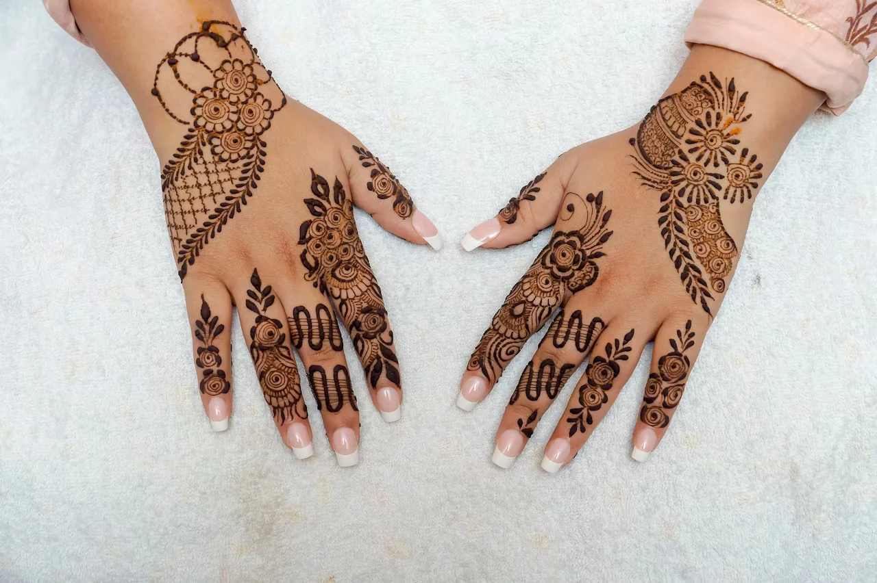 lotus mehndi design — lotus #003 · MyMehndiDesigns.com