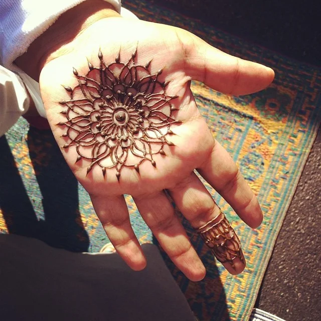 mandala mehndi design — mandala, circular, geometric, symmetric #032 · MyMehndiDesigns.com