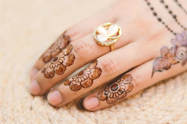 pakistani mehndi design — pakistani, jewellery, khafif, rose #040 · MyMehndiDesigns.com