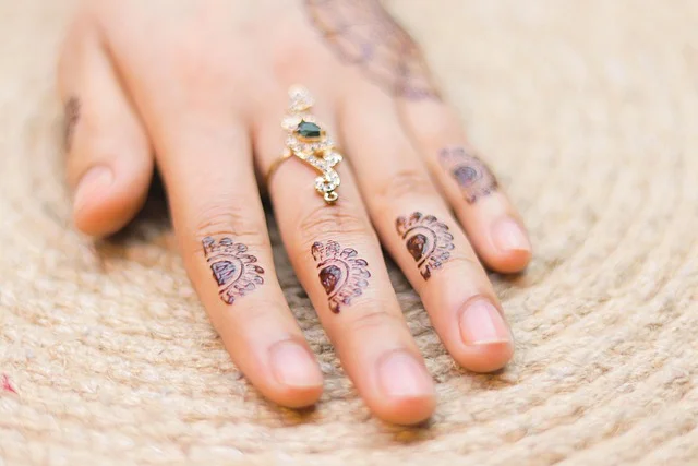 pakistani mehndi design — pakistani, jewellery, khafif, rose #041 · MyMehndiDesigns.com