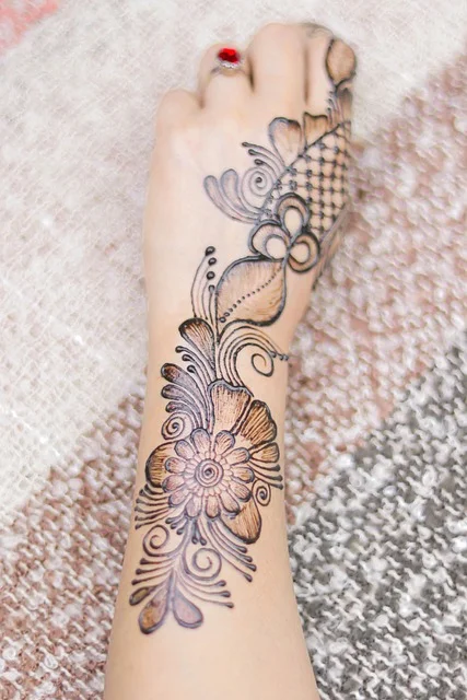 pakistani mehndi design — pakistani, jewellery, khafif, rose #047 · MyMehndiDesigns.com