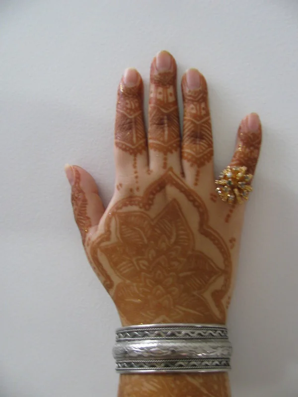 pakistani mehndi design — pakistani, khafif, rose, bold #023 · MyMehndiDesigns.com
