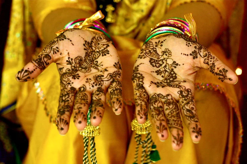 pakistani mehndi design — pakistani, khafif, rose, bold #046 · MyMehndiDesigns.com