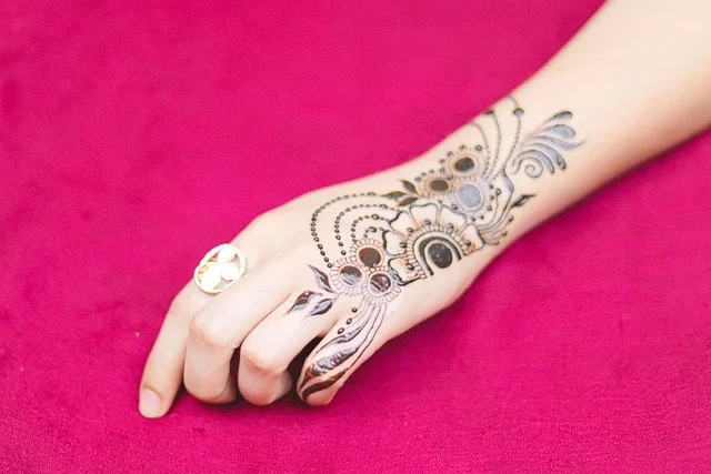 pakistani mehndi design — pakistani #011 · MyMehndiDesigns.com