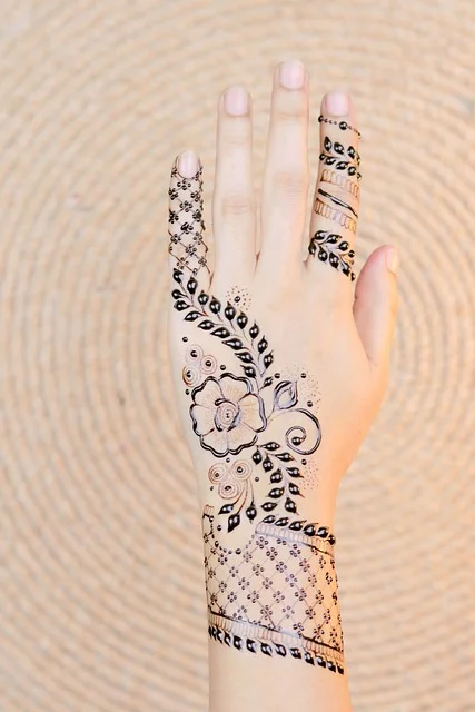 palm mehndi design — palm, circular, mandala, floral #021 · MyMehndiDesigns.com