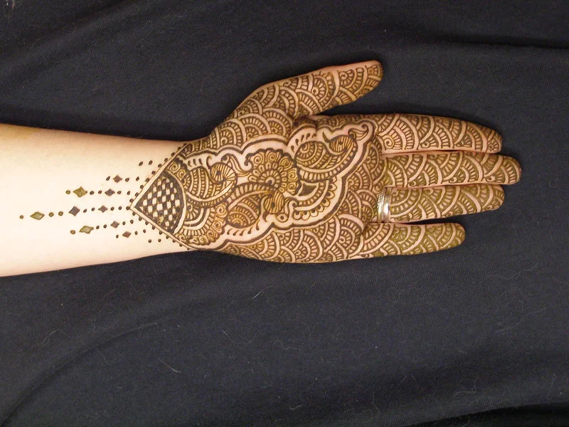 palm mehndi design — palm, circular, mandala, floral #023 · MyMehndiDesigns.com