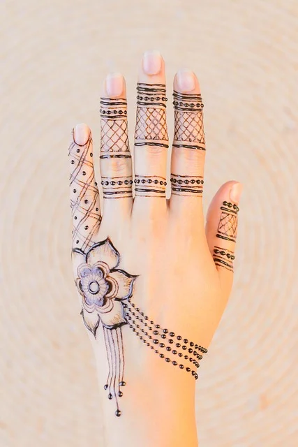 palm mehndi design — palm #008 · MyMehndiDesigns.com