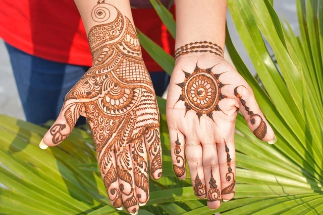palm mehndi design — palm #010 · MyMehndiDesigns.com