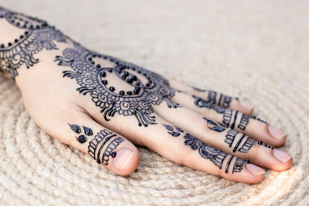 simple mehndi design #005 · MyMehndiDesigns.com