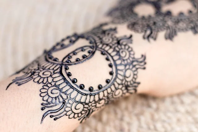 simple mehndi design #008 · MyMehndiDesigns.com