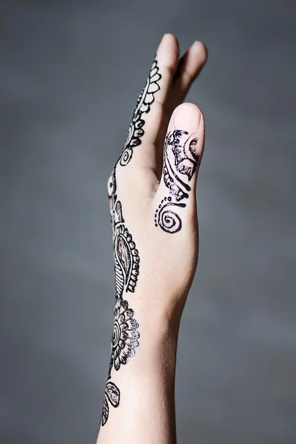 simple mehndi design #016 · MyMehndiDesigns.com