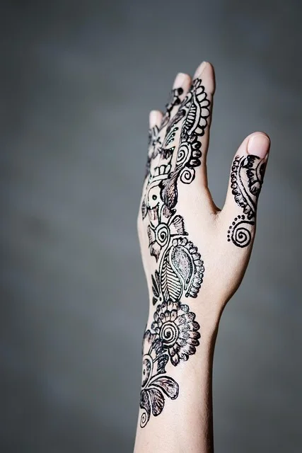 simple mehndi design #019 · MyMehndiDesigns.com
